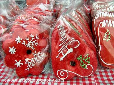 red gingerbread hearts