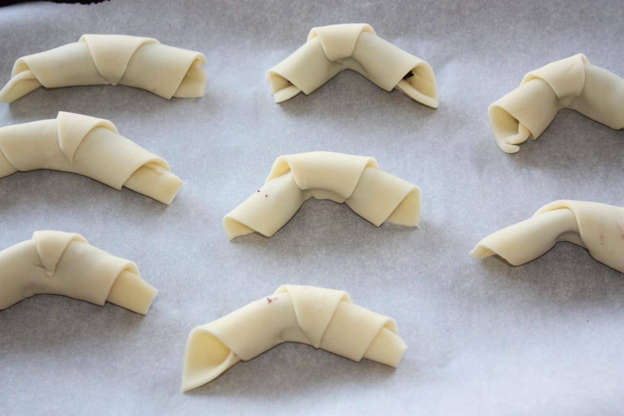 pass the peas, please jam pastry rollups