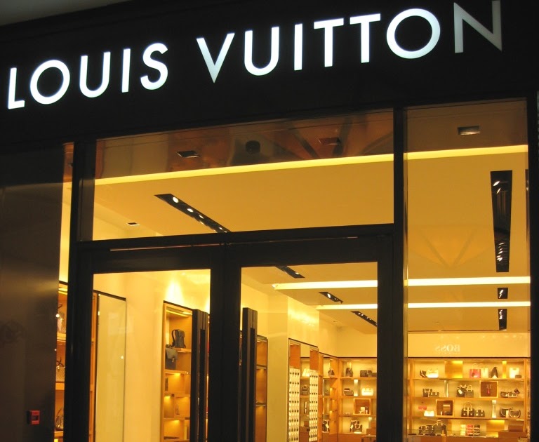 Dubai Shopping Malls: Louis Vuitton