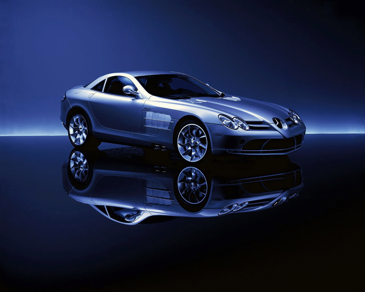 http://2.bp.blogspot.com/_7ub7OOBg4Xc/TTRfjuY-yfI/AAAAAAAAAZs/G_8X1lba60g/s1600/Mercedes+Benz+SLR+McLaren+Auto+Desktop.jpg