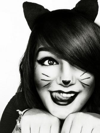 Guapas y guapos disfrazados de gato en Halloween Guapas y guapos disfrazados de gato en Halloween