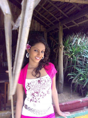 Sri Lankan Actress Model: Shalani Tharakas New Photos