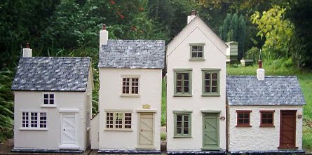 Julie's dolls house blog