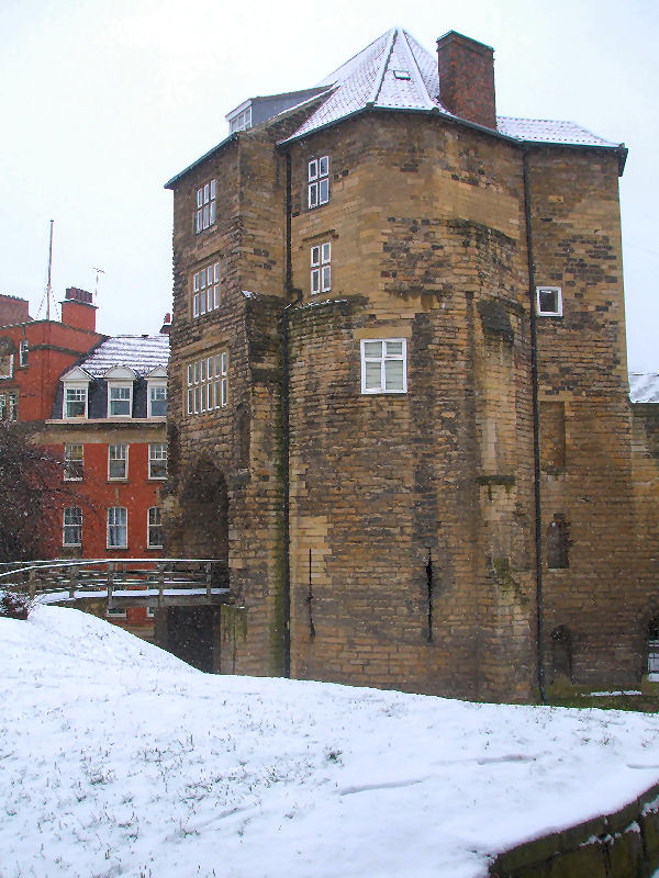 [09-02-12+Castle+r+.jpg]