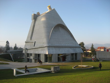 LE.CORBUSIER.EGLISE.ST.PIERRE.FIRMINY.2.jpg LE.CORBUSIER.EGLISE.ST.PIERRE.FIRMINY.2.jpg