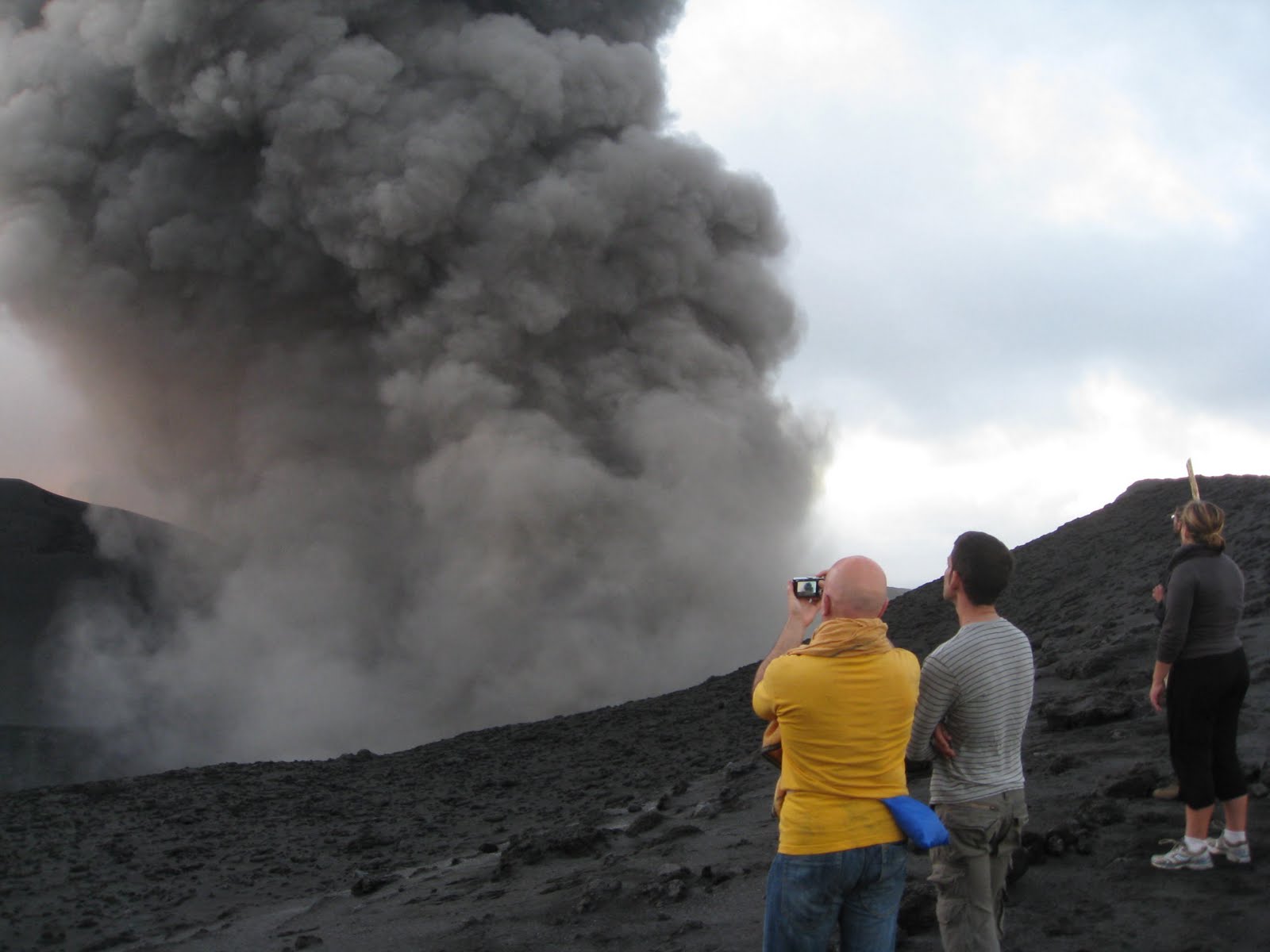 sleeping with my eyes open: Vanuatu: erupting volcanoes are scary, Mt ...