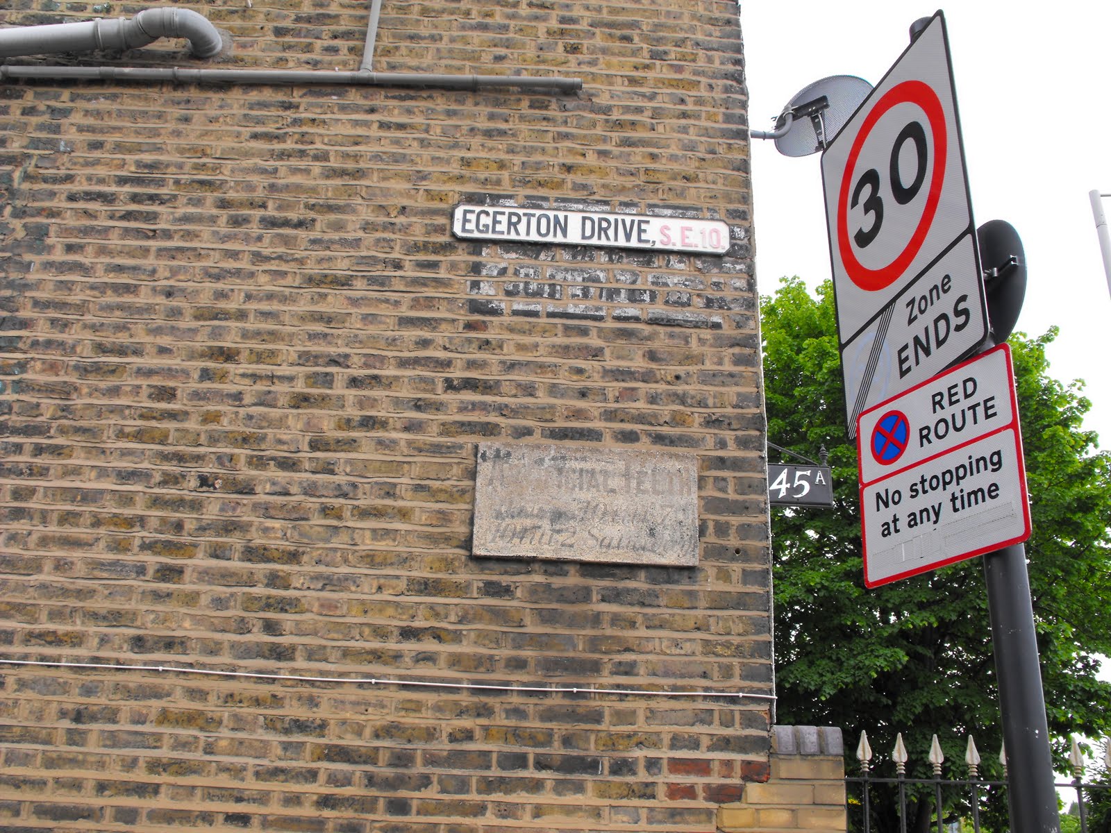 A room of one zone Faded Fangs