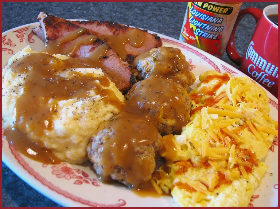 Fat Johnny's Front Porch Grits And Redeye Gravy