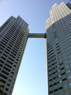 東京都中央区明石町にある聖路加ガーデンの聖路加タワー