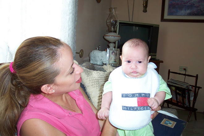 Abril (esposa de Félix) con una de las bebas de Esteban 2002