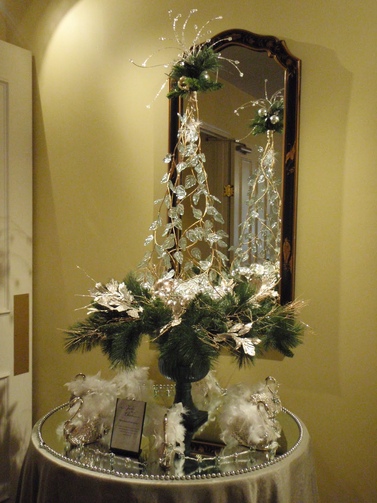 Notes from a Mom in Chapel Hill (A Guide) Carolina Inn at Christmas