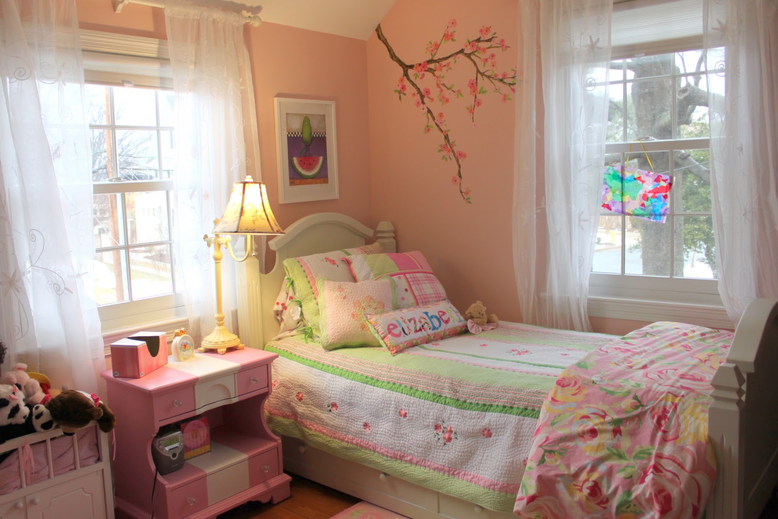 HOUSEography: House Tour Room-by-Room Link-up Party: Kids ... HOUSEography: House Tour Room-by-Room Link-up Party: Kids ... on Small Bedroom Ideas For Girls
id=37062