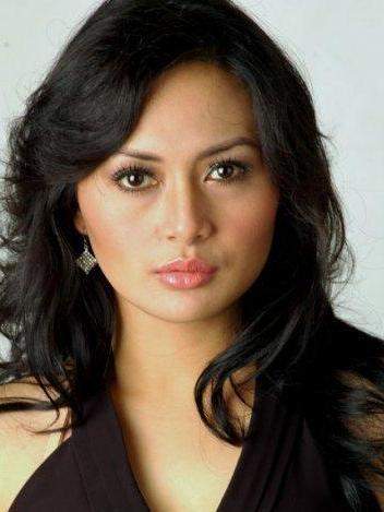Foto Model Indonesia on Japan Model  Edies Adelia Sexy Lips Indonesian Artist