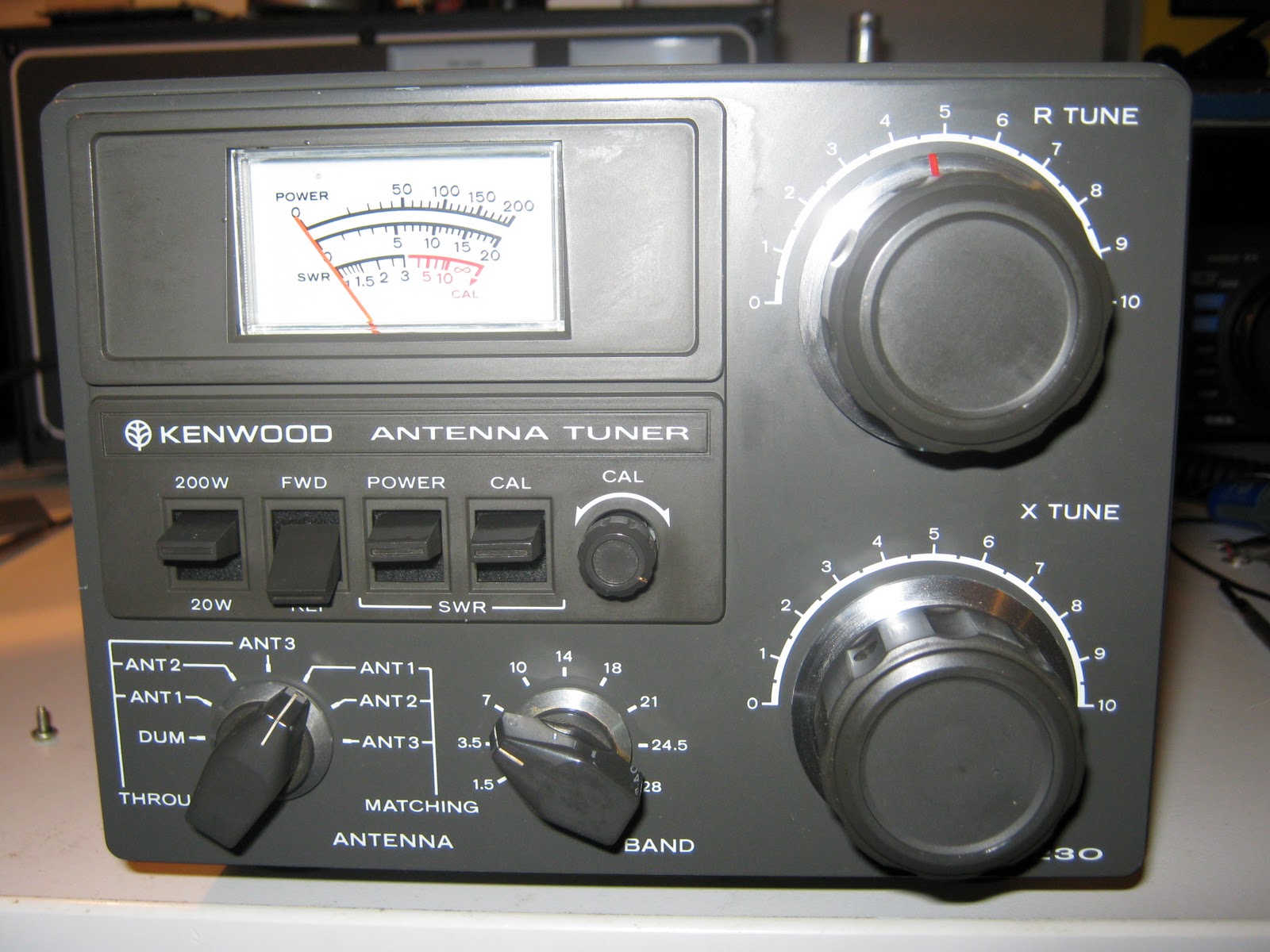 strottenhoofd voorjaar Sandy PA1PXL Amateurradio Techstuff: Nieuw in bezit Kenwood AT-230 / New acquired Kenwood  AT-230