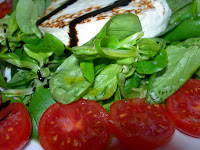  <strong>Ensalada</strong> de <strong>queso</strong> fresco de <strong>cabra</strong> 