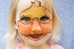 duck face daizy painted