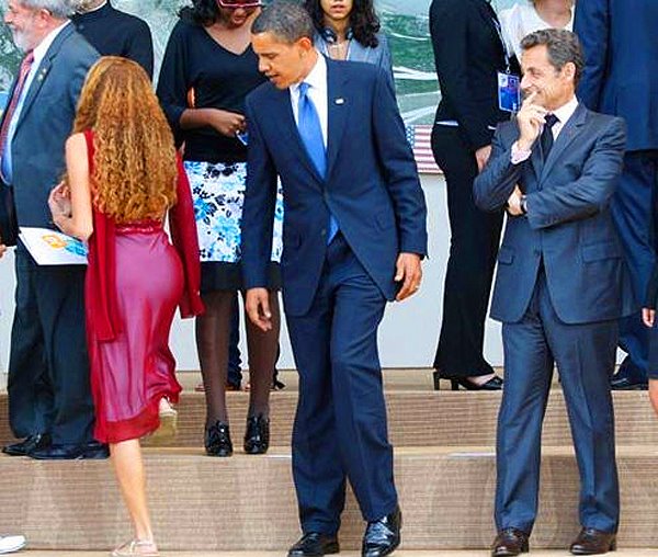 [Obama+-+G8+Photo,+Checking+Out+Her+ASS.JPG]