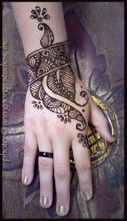henna tattoo back of hand