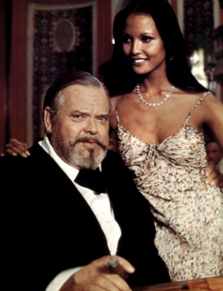 [Laura+Gemser,+Orson+Welles+Voyage+of+the+Damned+(1976).jpg]