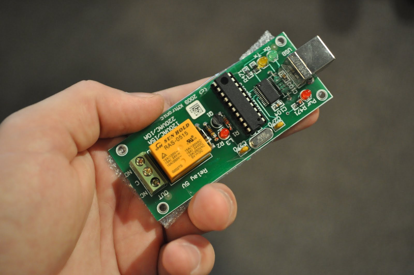 VoltsAmpsLabs Using a USB relay to push a button remotely with my computer