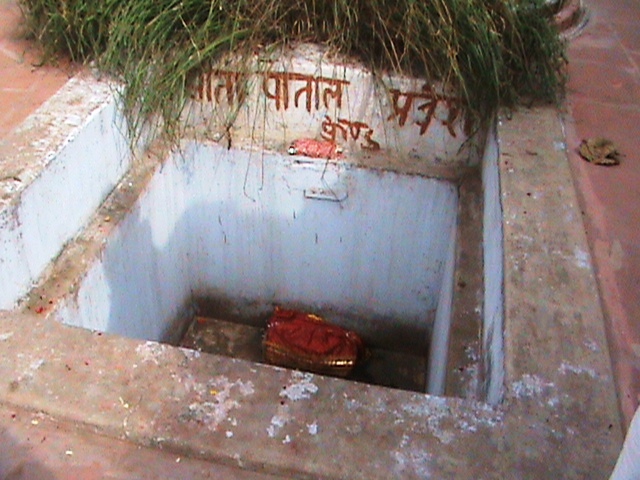 Sri Valmiki Ashram Temple, Bithoor Sri Valmiki Ashram Temple, Bithoor