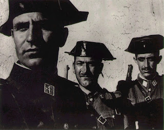Guardias Civiles, caballeros españoles
