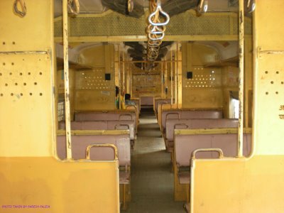 Just about travels: LOCAL TRAINS OF MUMBAI