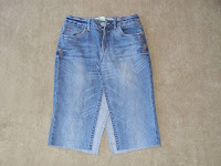 Simple Joy Crafting: Jean Skirt - Recycling a pair of jeans
