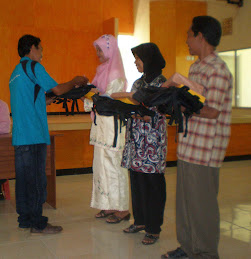 Pemberian Hadiah Siswa Berprestasi Tingkat SLTA Sederajat Fastpem 2010