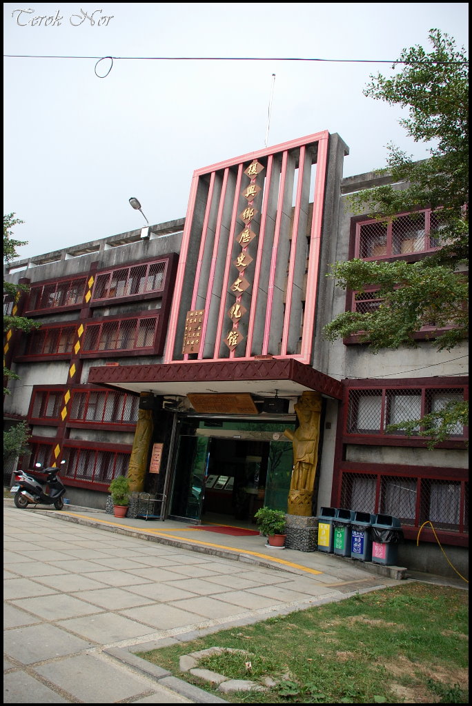 [da081.jpg]