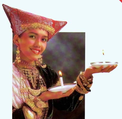 Tari Piring (Dancing Plate)  INDONESIAN CULTURES, FOOD AND TOURISM