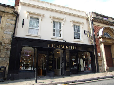 The Gauntlett, Glastonbury