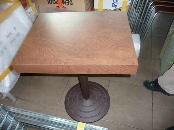 TABLE STRATIFIEES 50X50