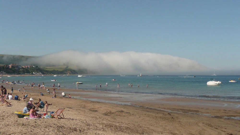 On returning to Swanage we witnessed this rather spooky mist engulfing the headland.
