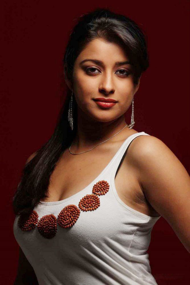 Telugu actress Madhurima hot photo shoot.