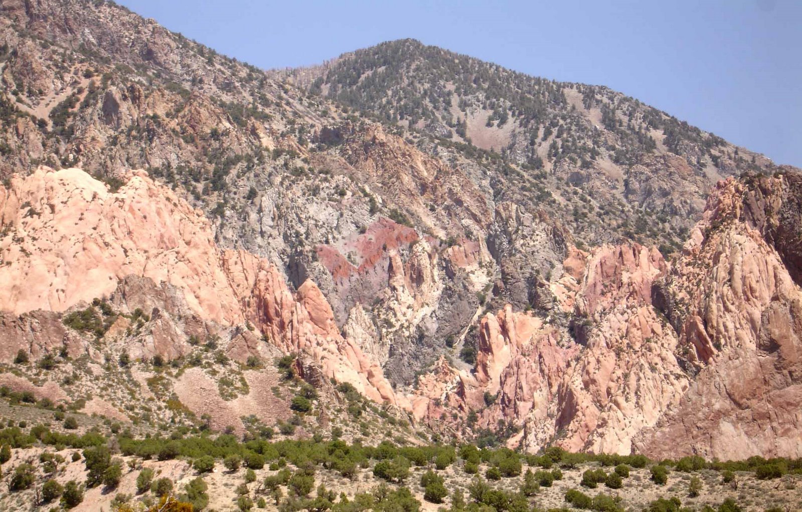 [View+of+Henry+Mtns+2007.jpg]