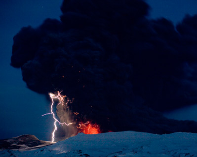 iceland volcano lightning pictures. Lightning electrifies volcano