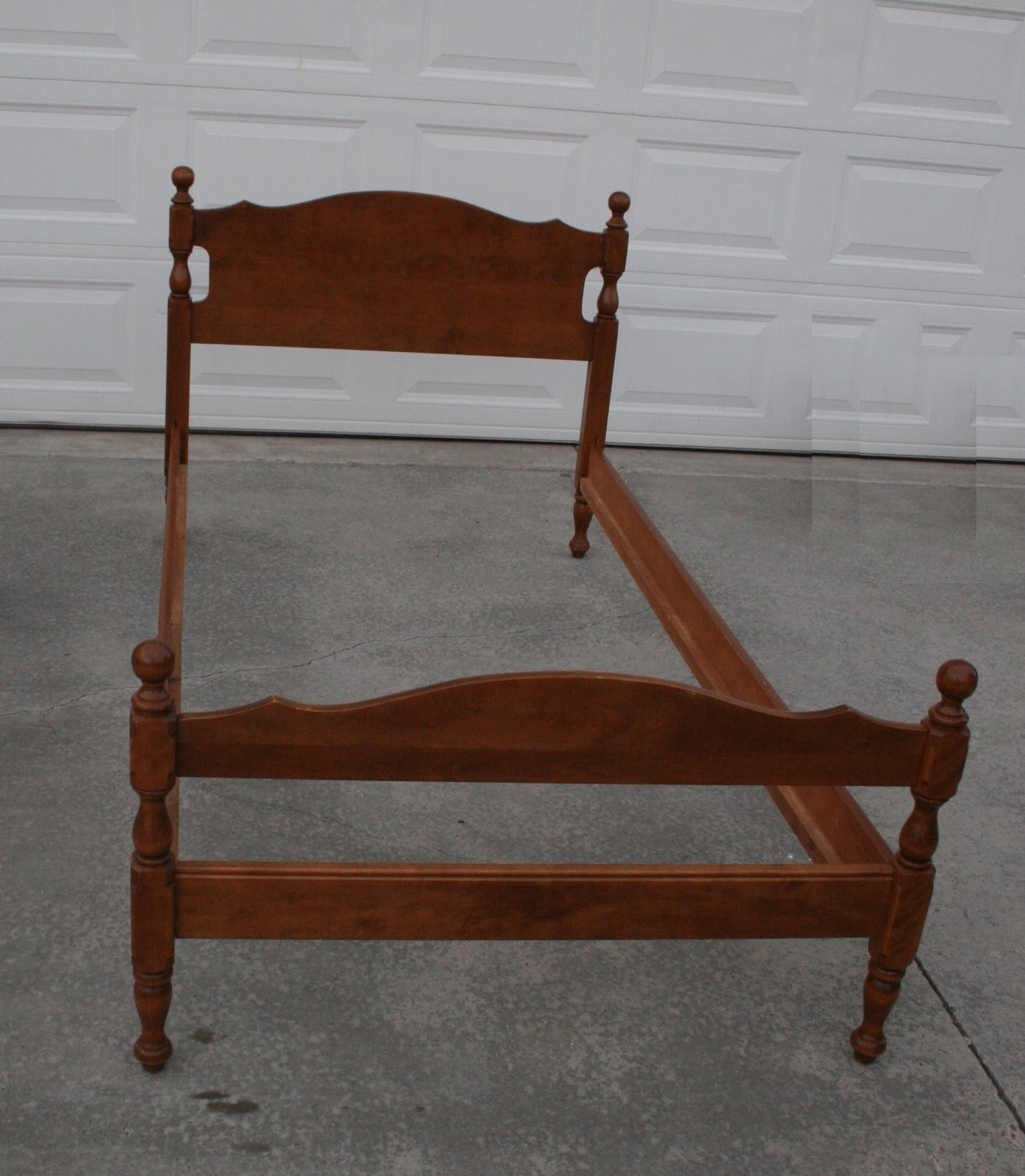 VIRTUAL GARAGE SALE 1960's Ethan Allen Maple & Birch "Nutmeg" Spindle