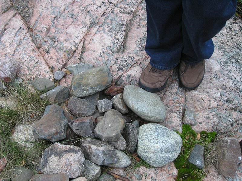 [rocks+feet.jpg]