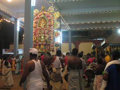 Vilakkukettu at Attukal Pongala Festival