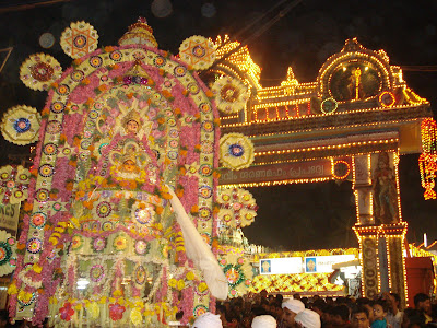 Vilakku Kettu at Attukal Devi Temple Festival