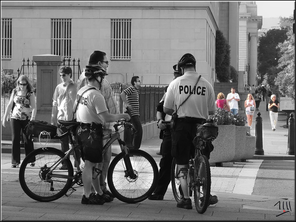 [Post+349-LMA127-090516-C1786-Washington-Policía+montada.jpg]