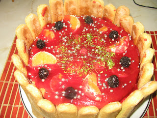 Tort cu crema de vanilie si ananas