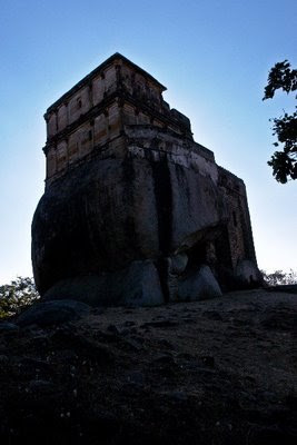 Posted by Vibha Malhotra : Madan Mahal - Watch Tower of the Past : The First View of the Madan Mahal Fort