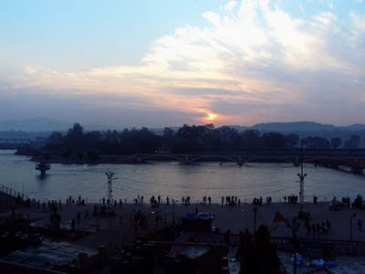 Posted by Vibha Malhotra on PHOTO JOURNEY : Journey to Haridwar - Har ki Paudi: Sunrise at Harki Paudi @ Har ki Paudi, Haridwar