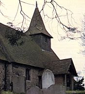 La iglesia de Pyrford (Surrey), donde la señora Turrell-Clarke asistió a unas vísperas del siglo XIII.