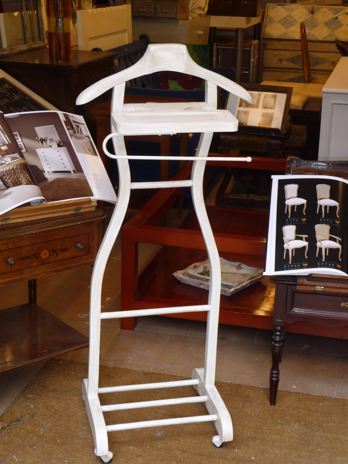 Tienda de Muebles CANDINI, Venta y Restauración: Distintos Estilos