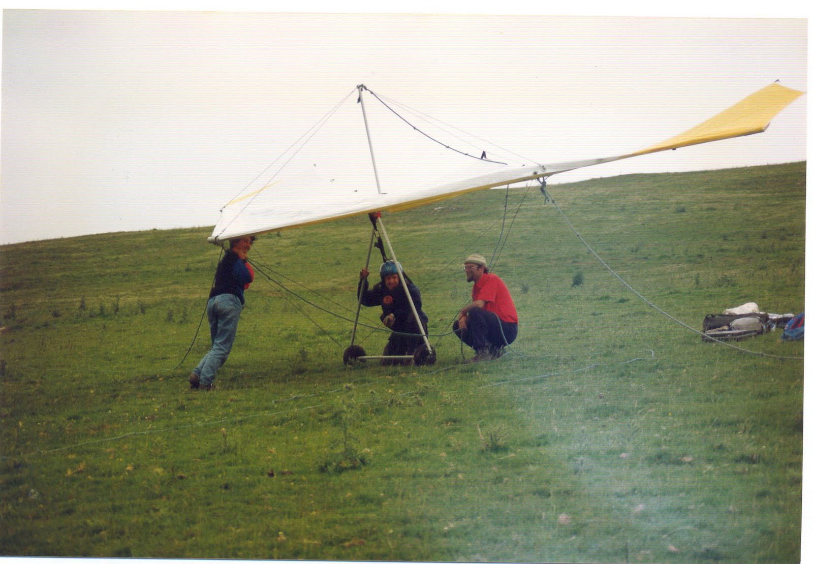 eightoneoneseven HANG GLIDING PHOTOS Training in the Peak