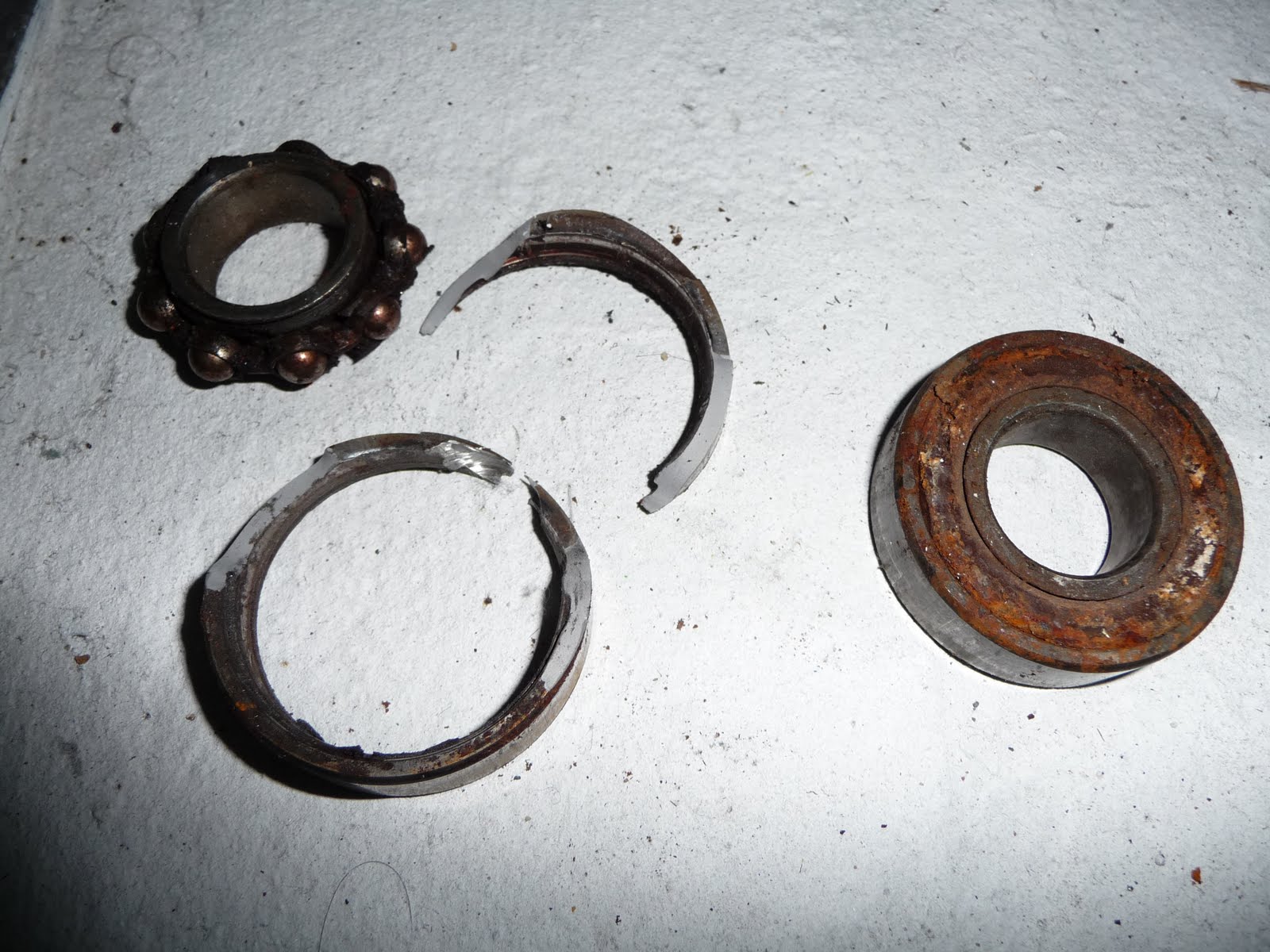 AC30 project MOT Problems Trashed front wheel bearings!!