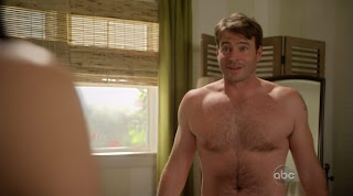 Scott Foley on Cougar Town s1e12 - Shirtless Men at groopii